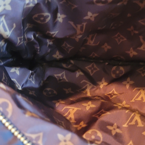 Louis Vuitton Maxi Pillow Multi Pochette Accessories Black Monogram Econyl - Picture 12 of 16